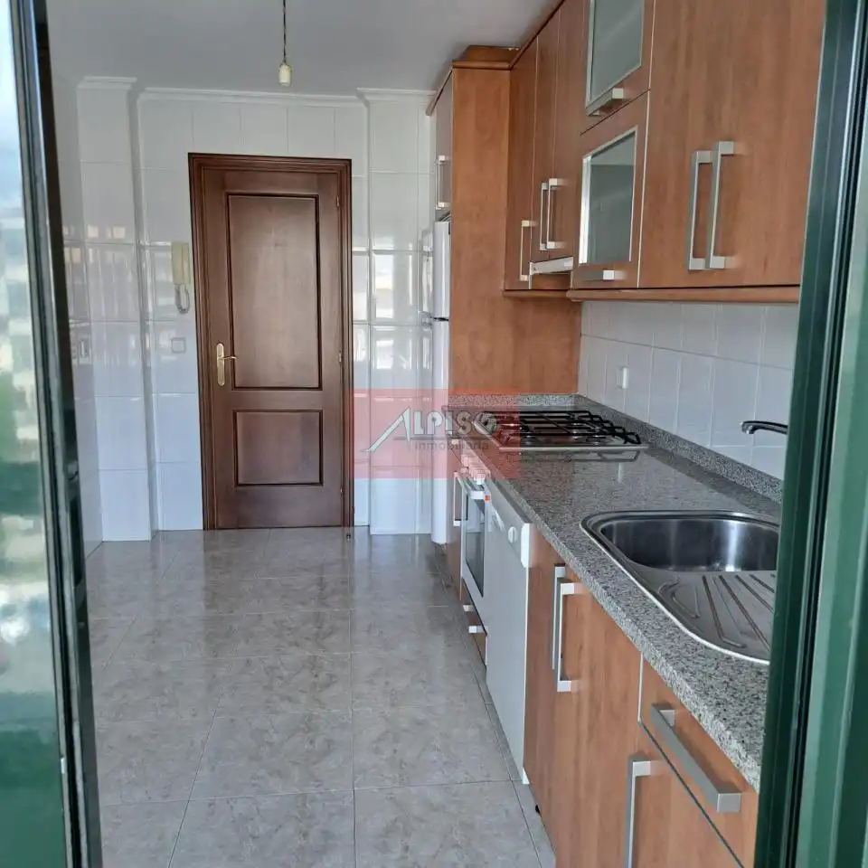 https://static.fotocasa.es/images/ads/97401cf9-a3f4-4161-acad-8001dd1c8a44?rule=original
