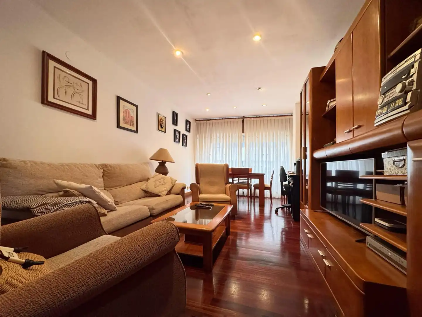 https://static.fotocasa.es/images/ads/a5161077-4c75-4b05-a744-3cb4a6850ed6?rule=original