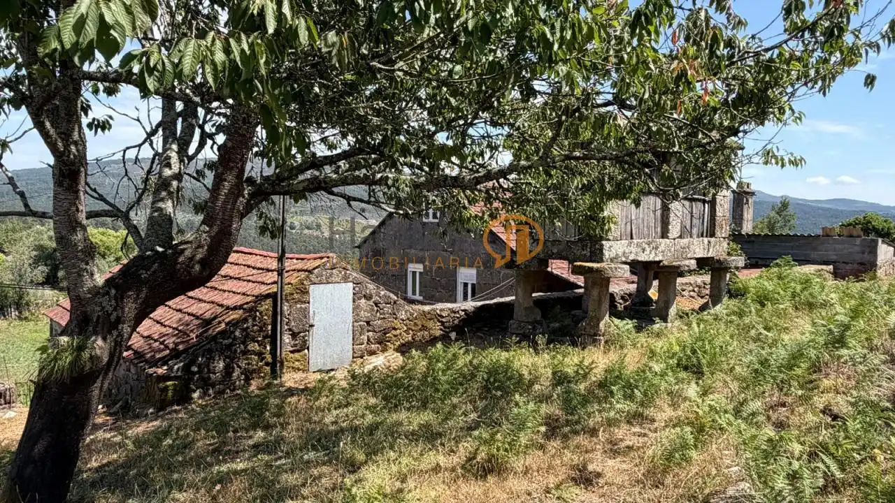 https://static.fotocasa.es/images/ads/e9b44d1c-644e-4d60-ad76-58037402f046?rule=original