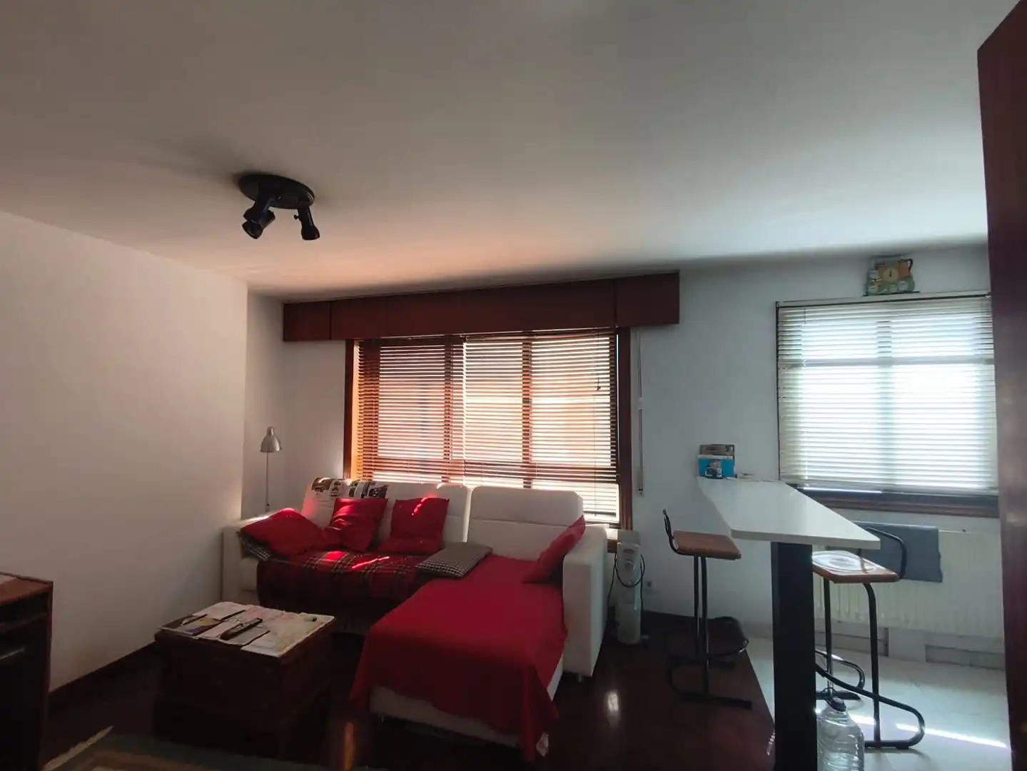 https://static.fotocasa.es/images/ads/eb3da9f9-b4f9-4e94-9a2f-b29d36ac420c?rule=original
