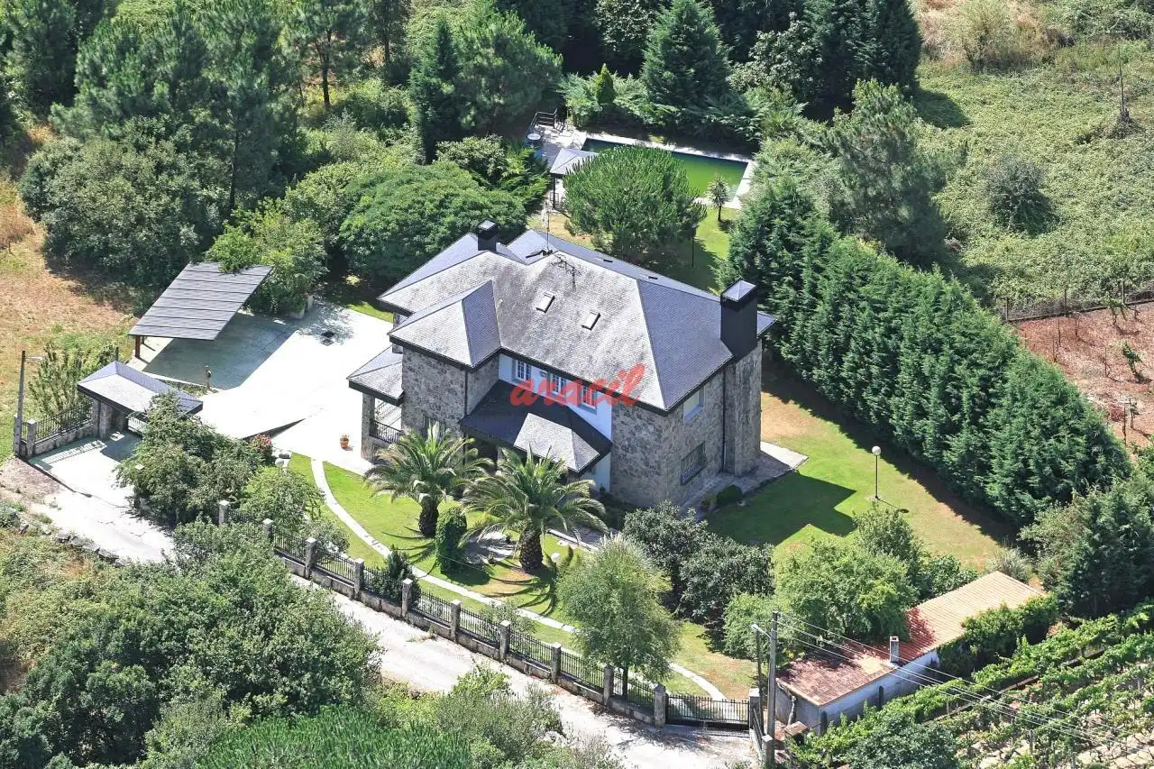 https://static.fotocasa.es/images/ads/37e7217a-ff3a-4dfa-87ce-8a1bf60bba8b?rule=original