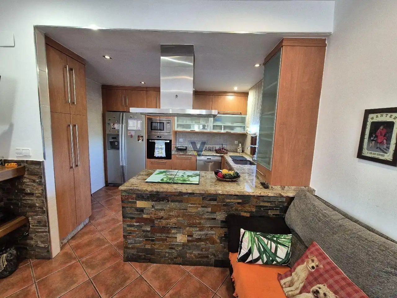 https://static.fotocasa.es/images/ads/f7f5d4ad-e689-4185-8dd5-b31c1b34d5b0?rule=original