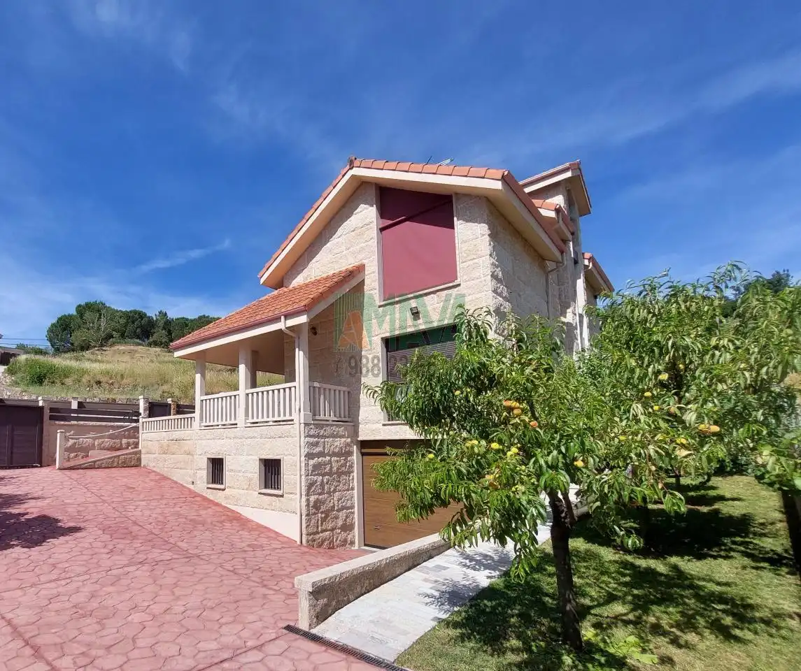https://static.fotocasa.es/images/ads/10427b9a-946b-43c6-8714-93cc7070addf?rule=original