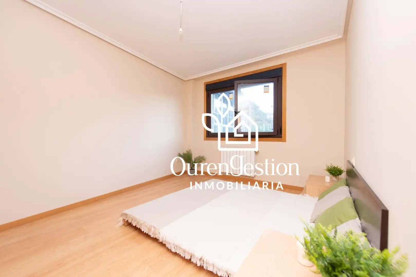 https://static.fotocasa.es/images/ads/d1ab6c87-13a0-408c-a93a-661257cbc9f5?rule=original