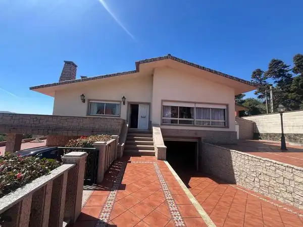 https://static.fotocasa.es/images/ads/f38a8f5c-d80a-44ea-ab9d-8482066bfadb?rule=original