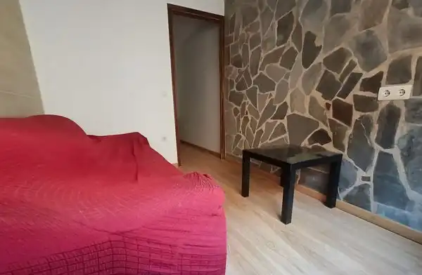 https://static.fotocasa.es/images/ads/6826cad3-8656-40ee-b5dd-70beb1ac6f42?rule=original