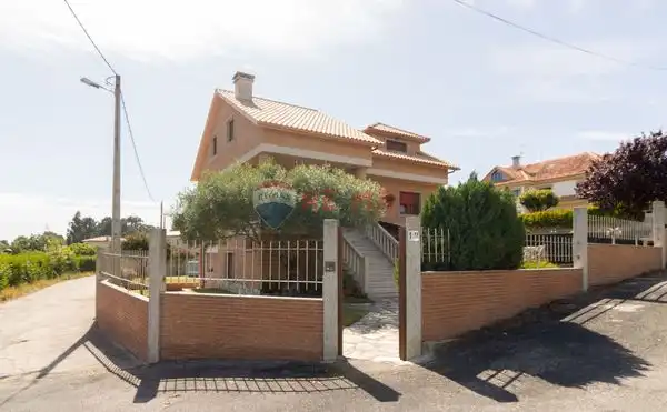 https://static.fotocasa.es/images/ads/a679fce4-07b5-4a3d-9a03-51fa74c5cad0?rule=original