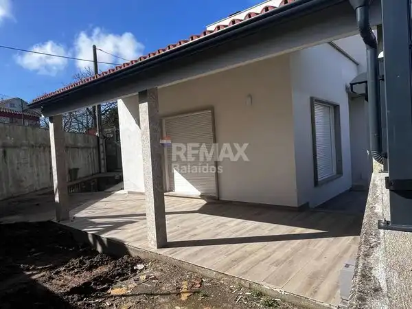 https://static.fotocasa.es/images/ads/e3338de7-e0d3-4990-b33c-96e6c3b44ac2?rule=original