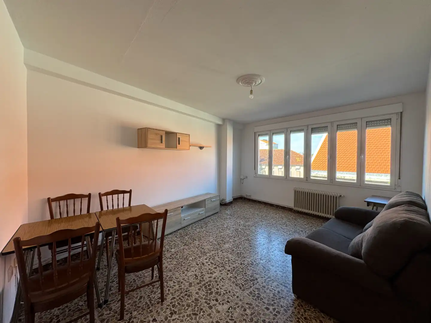 https://static.fotocasa.es/images/ads/7e889a52-9b47-4473-8291-9c6b88b9fe28?rule=original