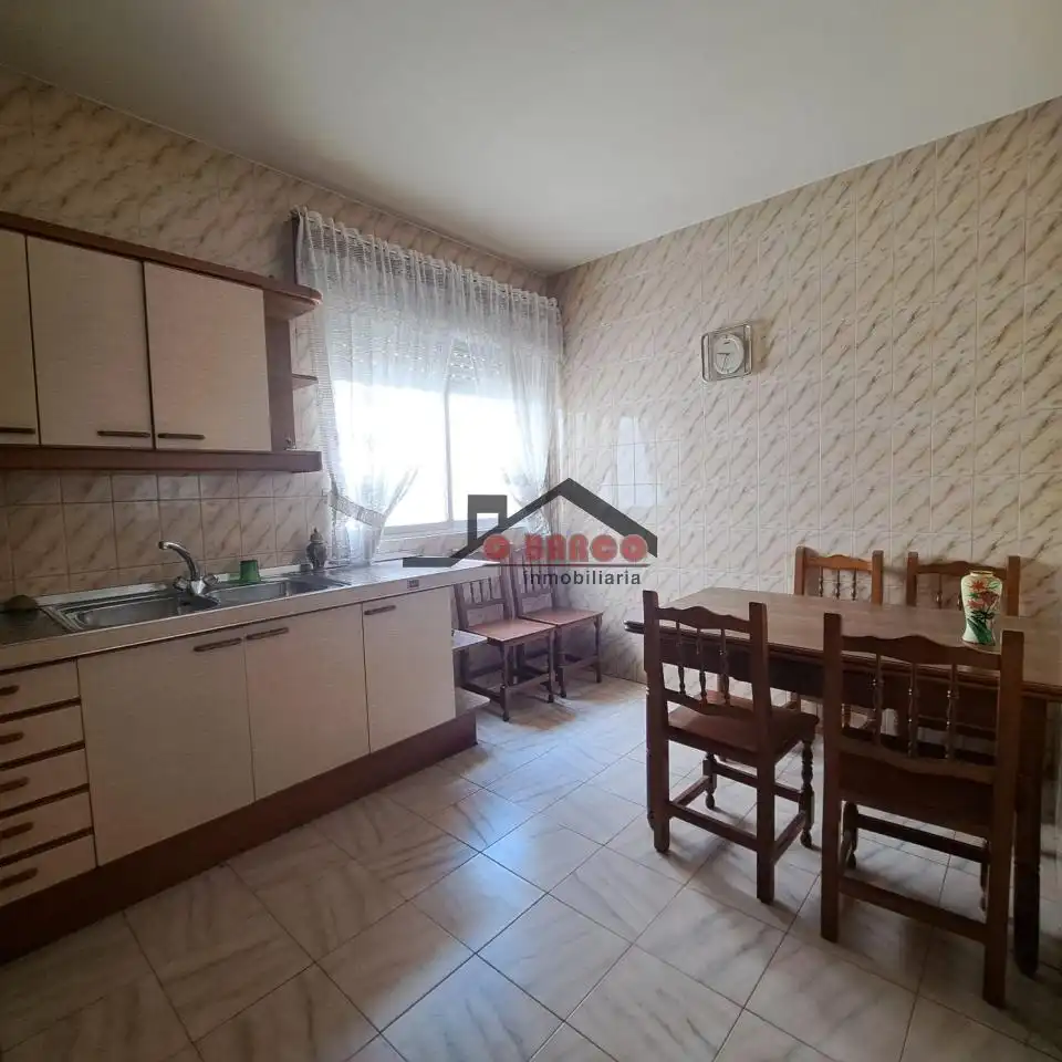 https://static.fotocasa.es/images/ads/61bd425d-2134-4728-bc28-563140744edd?rule=original