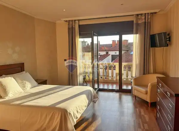 https://static.fotocasa.es/images/ads/1bc8db30-a9a5-45b4-8e73-fa105fc0d58a?rule=original