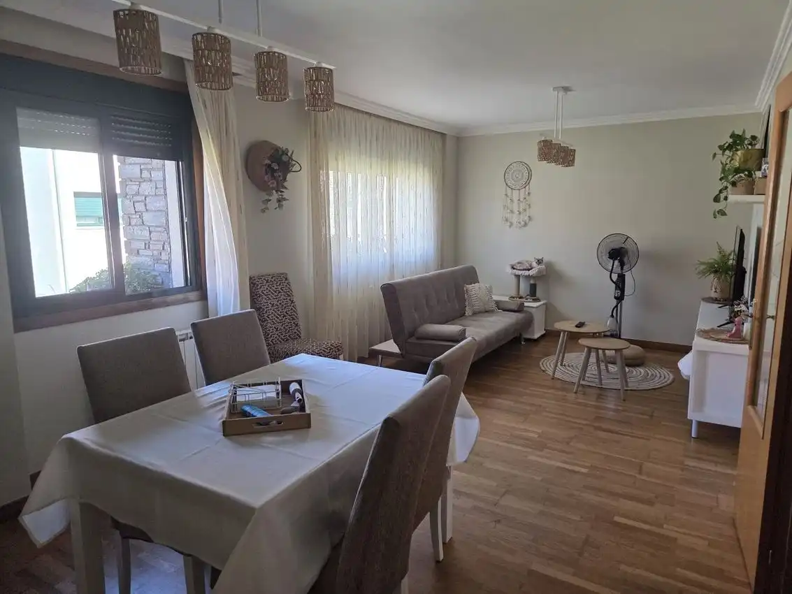 https://static.fotocasa.es/images/ads/71c7a8ab-5e73-45ca-892e-4db54ab5ca45?rule=original
