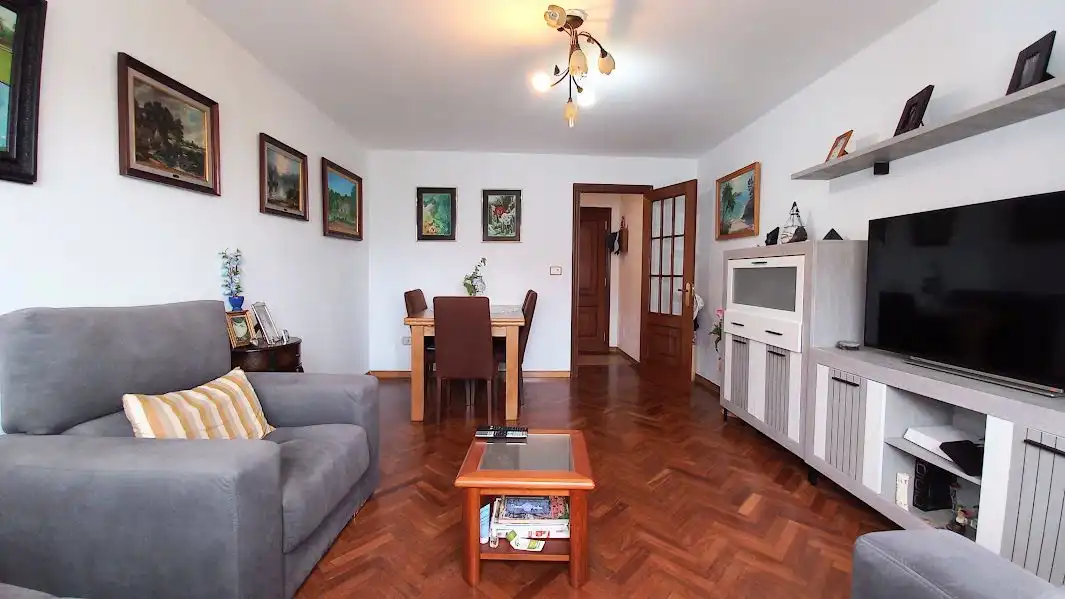 https://static.fotocasa.es/images/ads/e3bc2b3f-96b7-4da0-b294-6818dd2caed7?rule=original