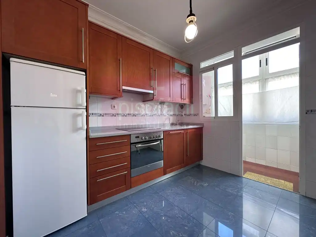 https://static.fotocasa.es/images/ads/36f31100-db6b-4602-be73-7a5d8b32d031?rule=original
