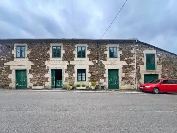 https://static.fotocasa.es/images/ads/fd8cb7ec-bb10-4e27-ba88-cc3d0e3e406c?rule=original