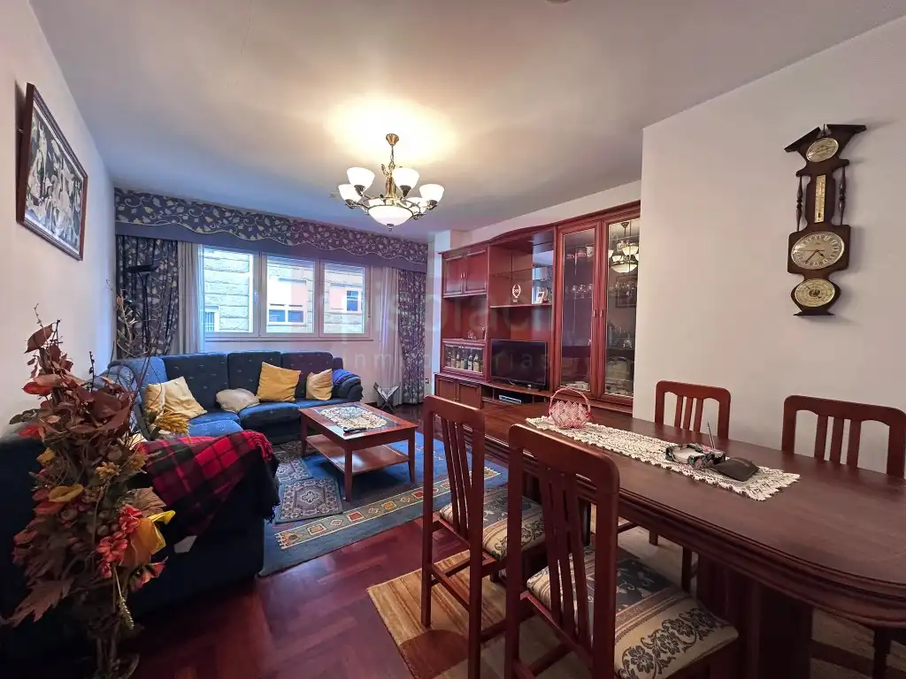 https://static.fotocasa.es/images/ads/d221267e-8ad4-4779-86a9-c9d2109b3bed?rule=original