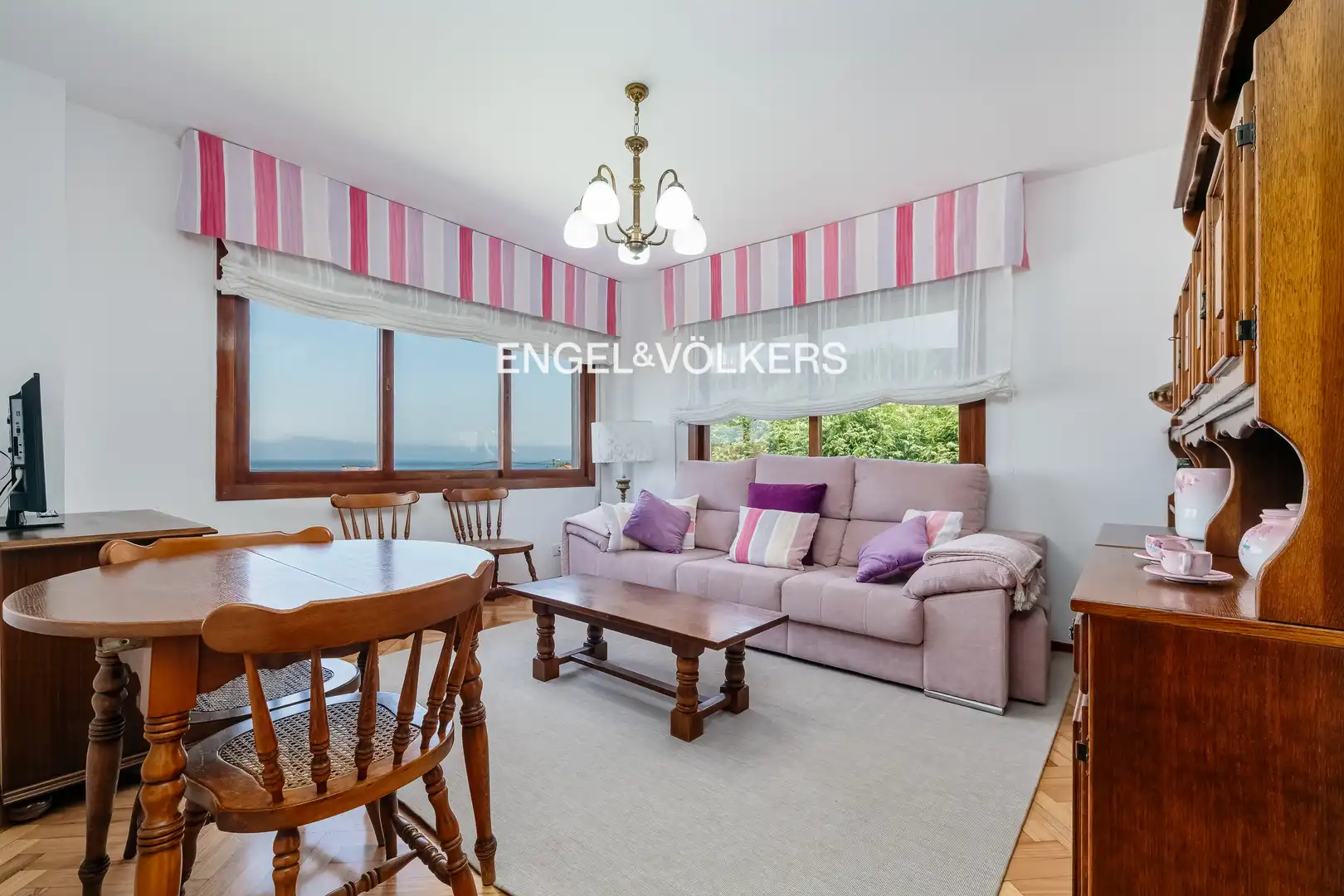 https://static.fotocasa.es/images/ads/58955c97-0e6a-45b3-b2ff-edb42c37e2f7?rule=original