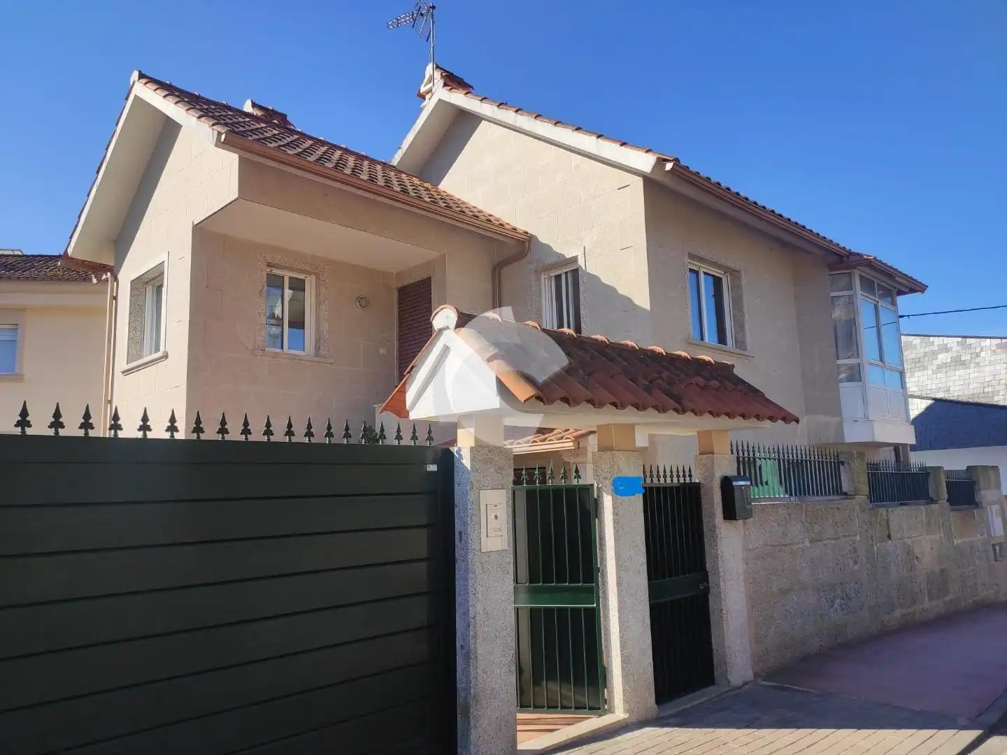 https://static.fotocasa.es/images/ads/735f662d-a45c-4960-9385-ca24f59b5cf8?rule=original