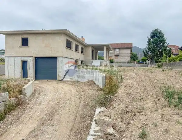 https://static.fotocasa.es/images/ads/ea109501-9bad-453c-bb4b-8a9f2f9c30ed?rule=original