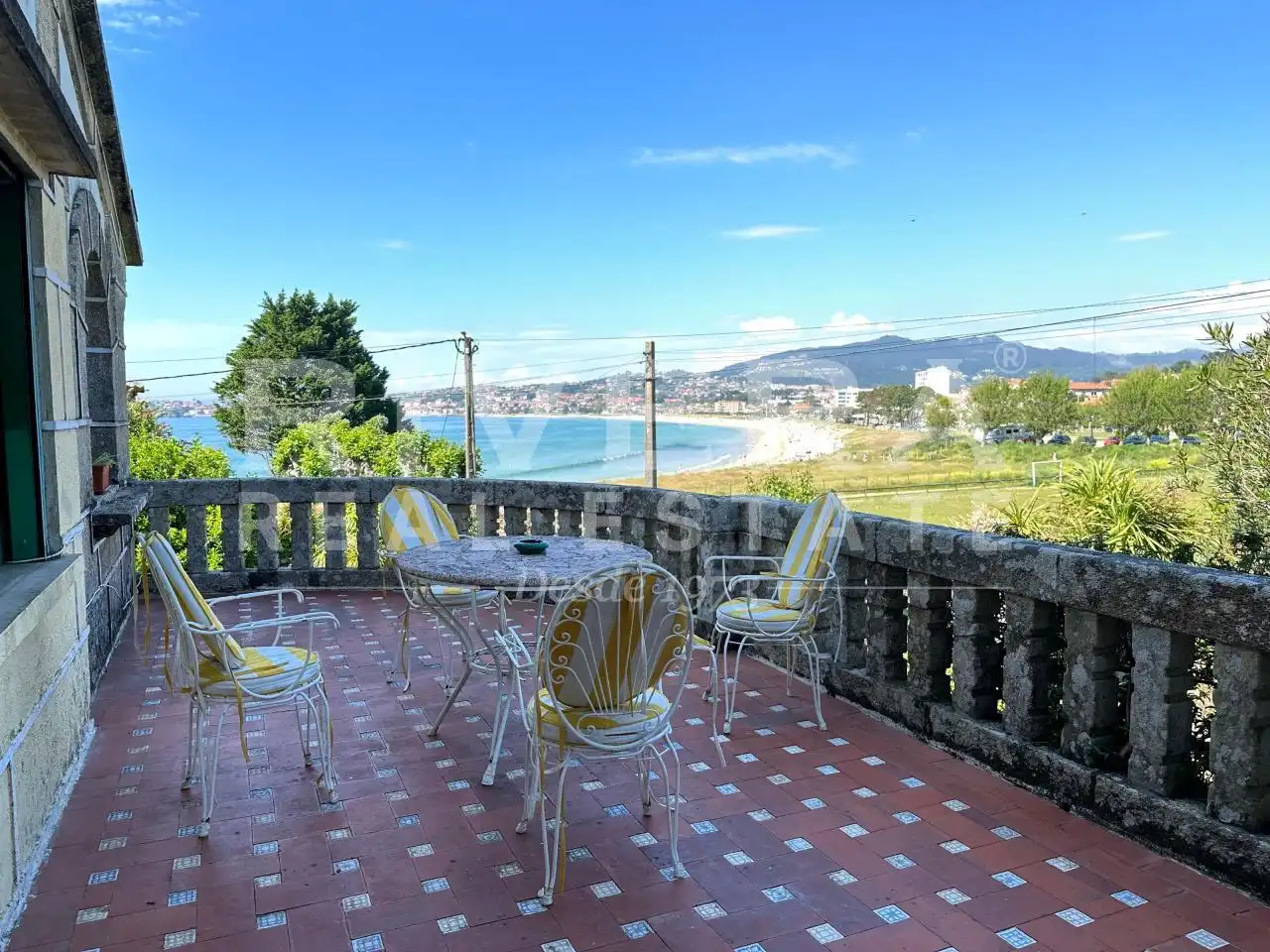https://static.fotocasa.es/images/ads/19a03a59-ba3e-4b9b-981e-c076cad6fa7d?rule=original