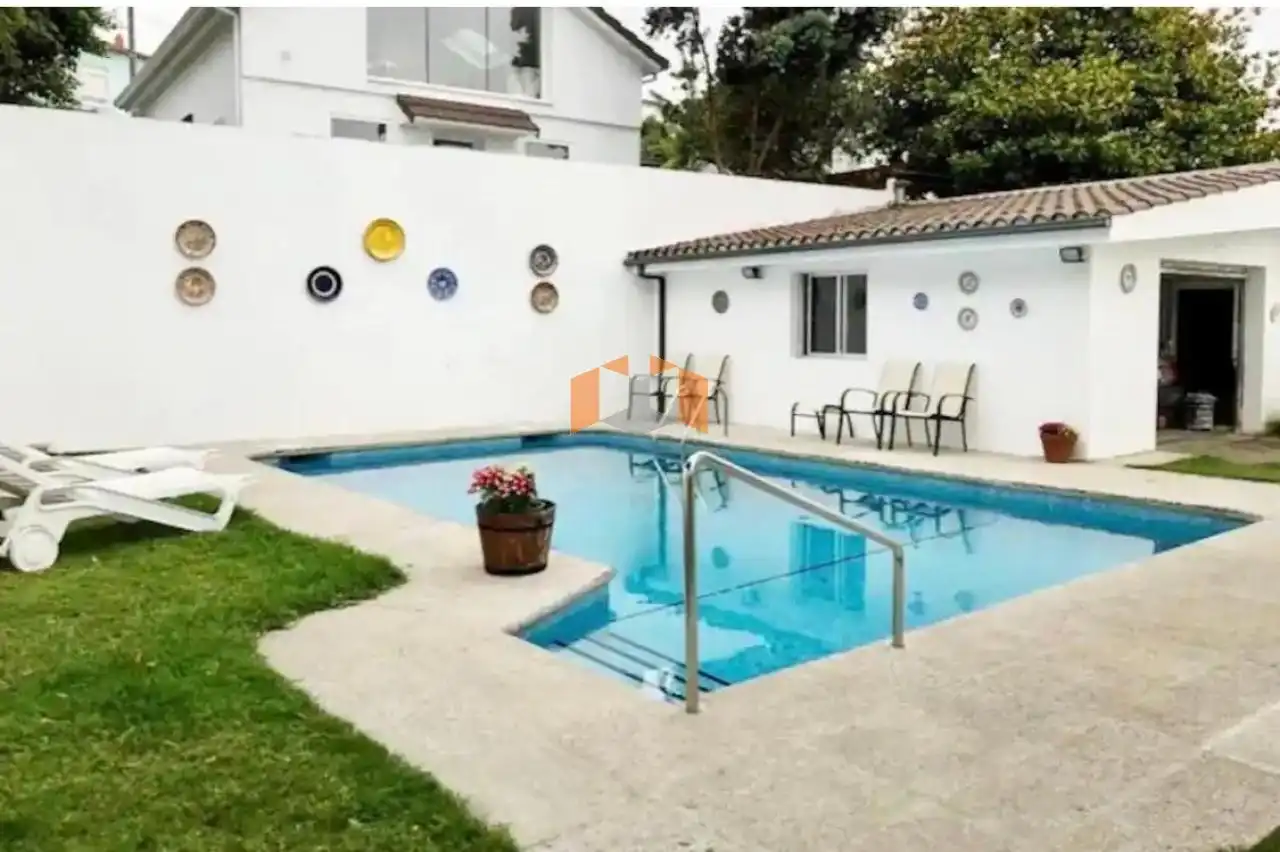 https://static.fotocasa.es/images/ads/c85fa4a5-fafa-48f7-bf34-2fd10651bed5?rule=original