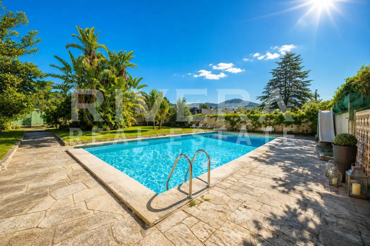 https://static.fotocasa.es/images/ads/89845b36-2c3b-4c4d-add9-58017855e9c6?rule=original