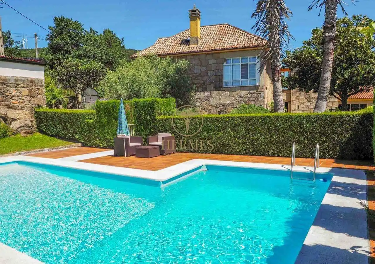 https://static.fotocasa.es/images/ads/f9f72ef3-04c4-4ebf-86c6-cbe3a5fd5b6c?rule=original