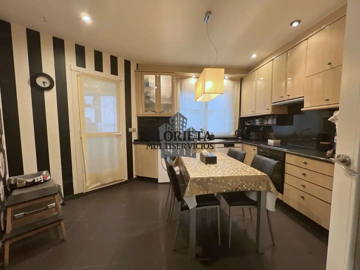 https://static.fotocasa.es/images/ads/59b940e8-4c76-45c1-89fe-fe3b3b3ae98b?rule=original