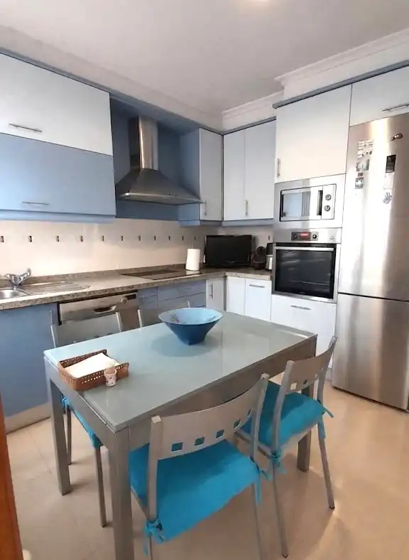 https://static.fotocasa.es/images/ads/7509e3c6-6bfe-4f64-a754-a11effef5d66?rule=original