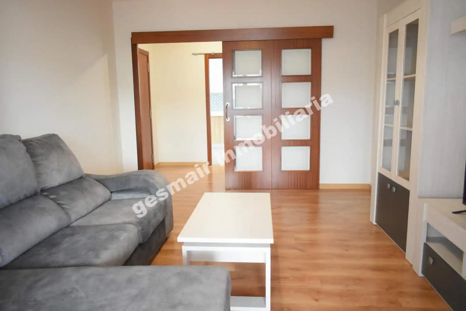 https://static.fotocasa.es/images/ads/87f6f216-0135-4a2d-a353-fe367a06e320?rule=original