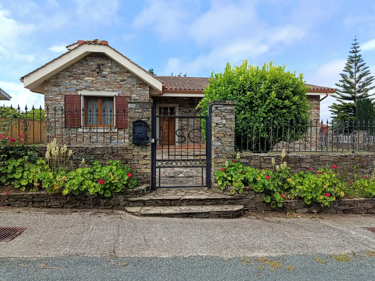 https://static.fotocasa.es/images/ads/5690d73a-847e-4a29-bedf-a332ed1e5f0e?rule=original