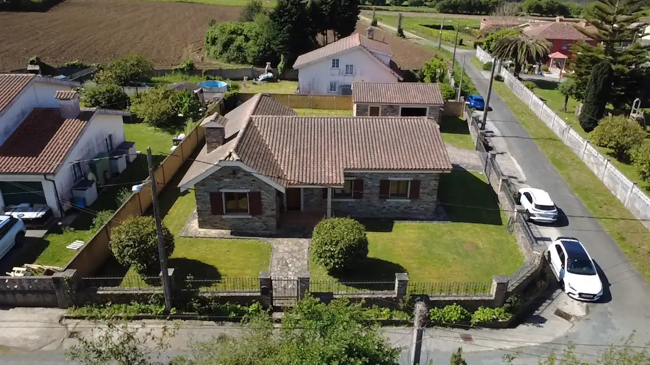 https://static.fotocasa.es/images/ads/20a20944-30f0-4ec5-af9a-6da5a2c73291?rule=original