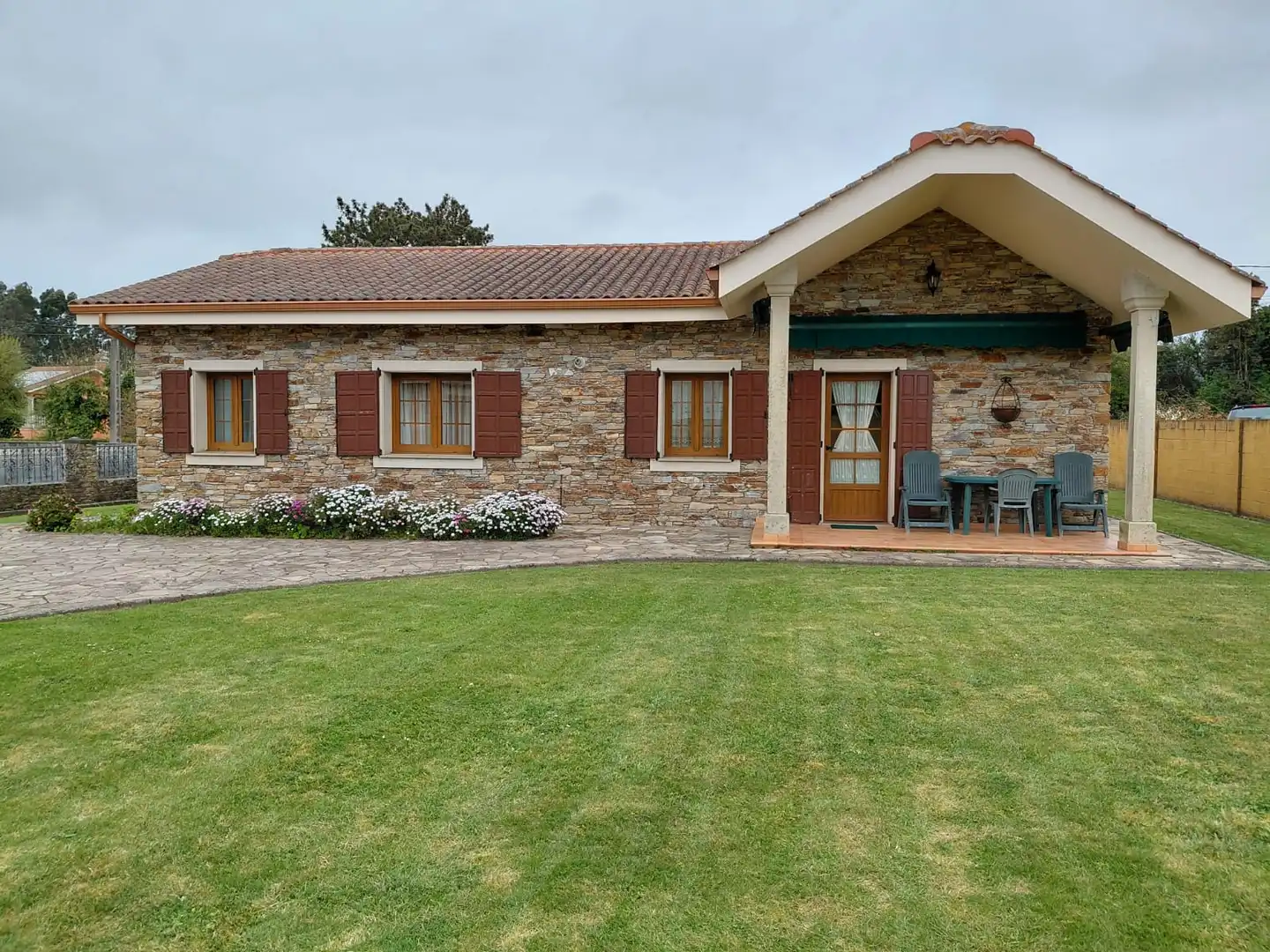 https://static.fotocasa.es/images/ads/703d4a9b-1533-462b-8d6d-0364aec7d55f?rule=original