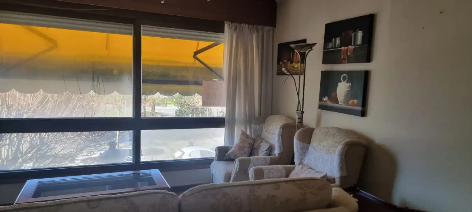 https://static.fotocasa.es/images/ads/550b9c07-e143-4f03-bbd4-fbcba7d99c35?rule=original