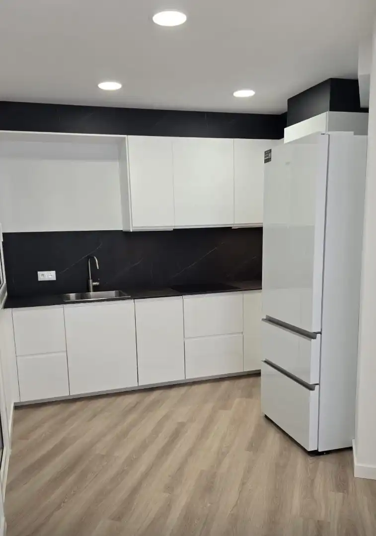 https://static.fotocasa.es/images/ads/01d24d8d-2055-4749-bb74-89de548890dc?rule=original