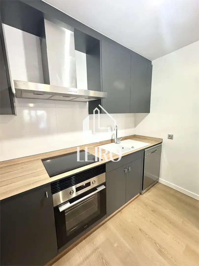 https://static.fotocasa.es/images/ads/e2a07c65-4c08-4815-b75b-23cc44cf87a9?rule=original