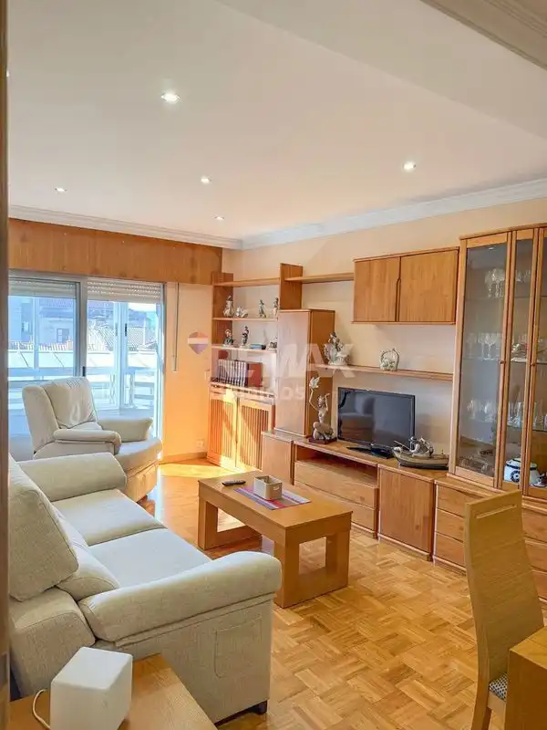 https://static.fotocasa.es/images/ads/c34e2ef7-6440-44cf-886f-e666aec21c40?rule=original