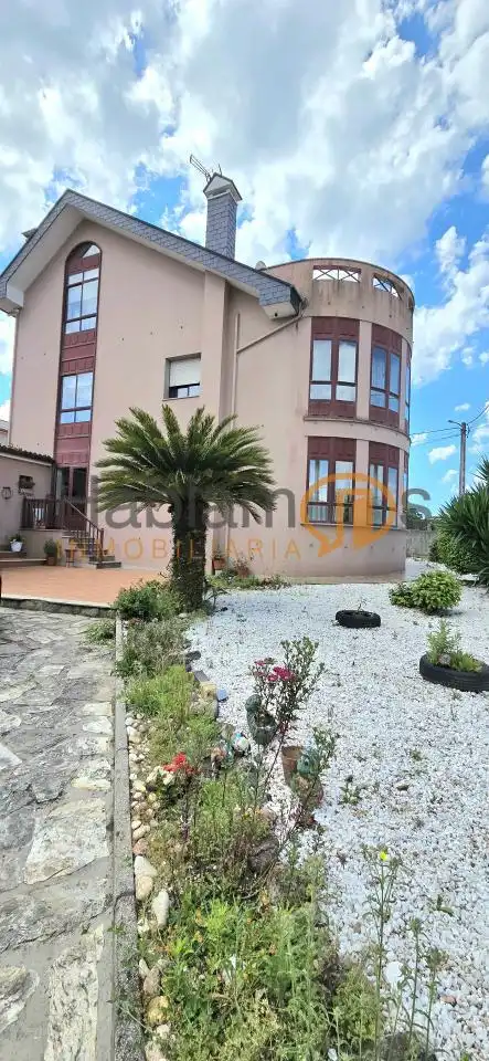 https://static.fotocasa.es/images/ads/2f87ee6d-5d58-45b4-8cde-764d2be22f27?rule=original