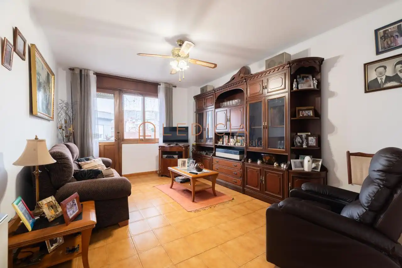 https://static.fotocasa.es/images/ads/292c7a28-7013-4bb6-a743-54b0bc074f4c?rule=original