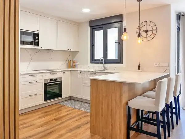 https://static.fotocasa.es/images/ads/f0d56eb8-c2c9-448e-8111-4ae8a77f4c9f?rule=original