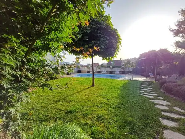 https://static.fotocasa.es/images/ads/f516f359-470e-47bd-95cd-0ef1a4a31b0f?rule=original