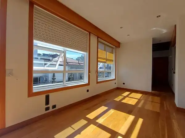 https://static.fotocasa.es/images/ads/307dda2f-a2cb-454a-87dd-94e5b5cc793d?rule=original