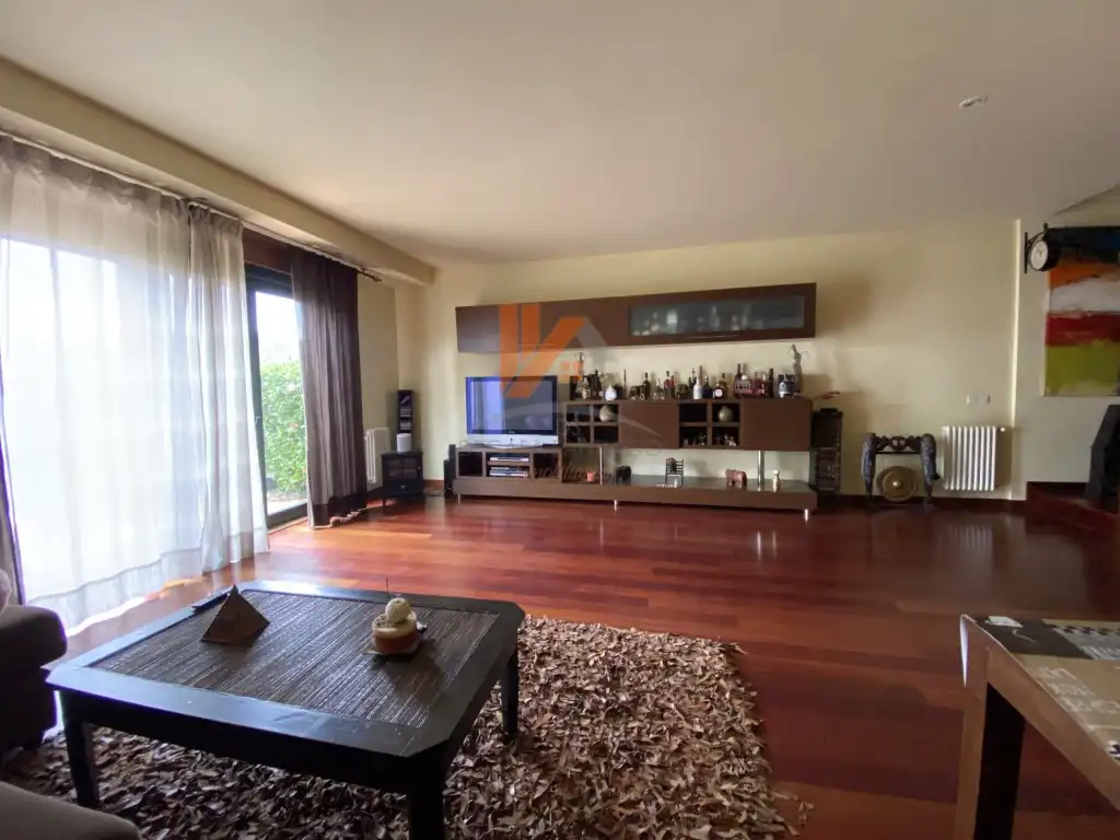 https://static.fotocasa.es/images/ads/58d748a5-dc9c-41b7-b18c-ac2f514bb3d7?rule=original