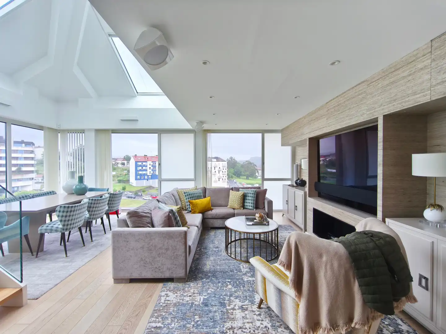 https://static.fotocasa.es/images/ads/00049acb-0fa9-4e16-ba0a-60d687ce1639?rule=original