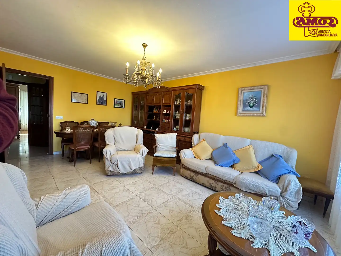 https://static.fotocasa.es/images/ads/a0339032-101a-4d33-9cad-bc23830dca18?rule=original