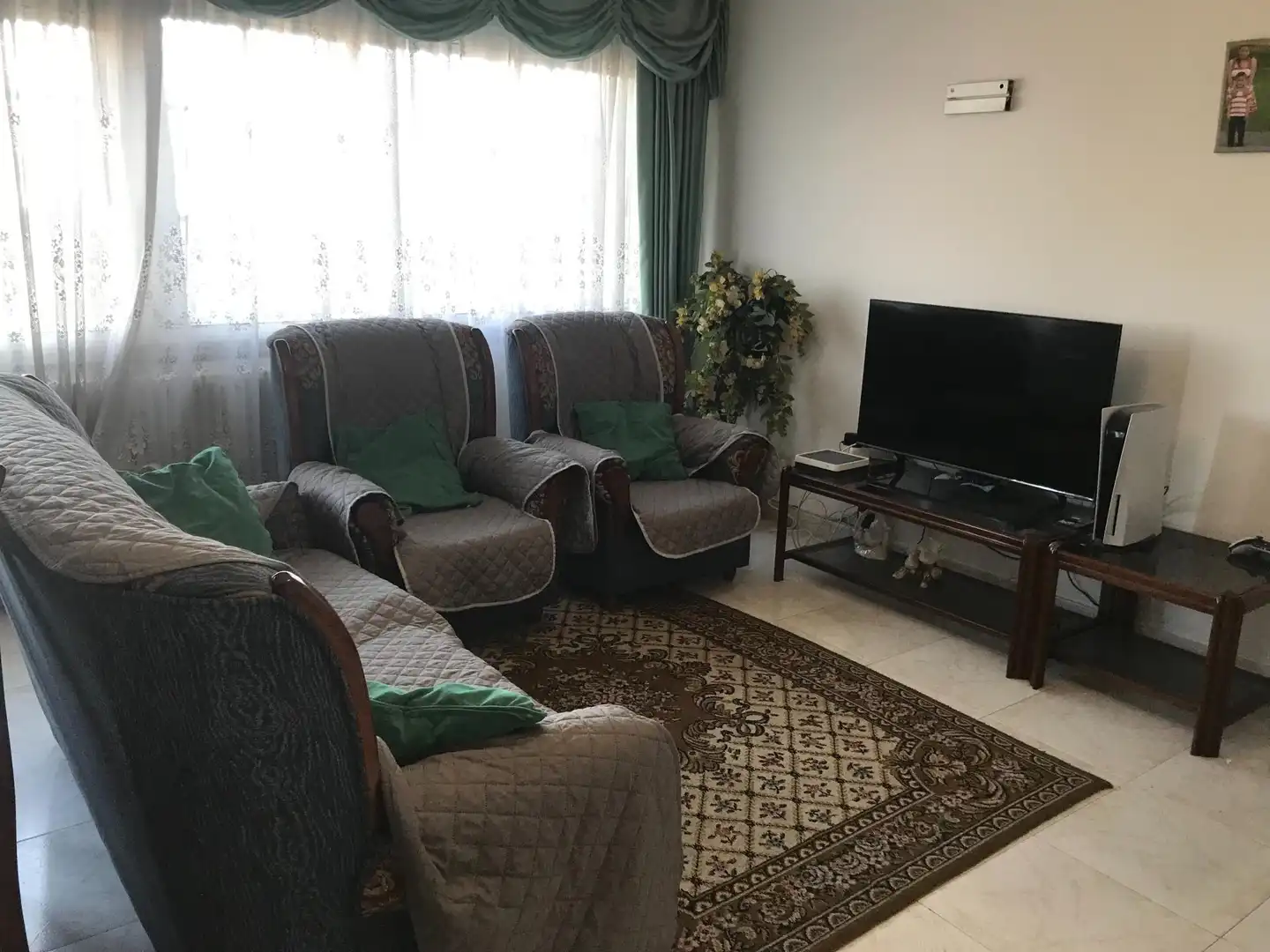 https://static.fotocasa.es/images/ads/df323c37-fd9b-4007-981c-af842be2aabc?rule=original