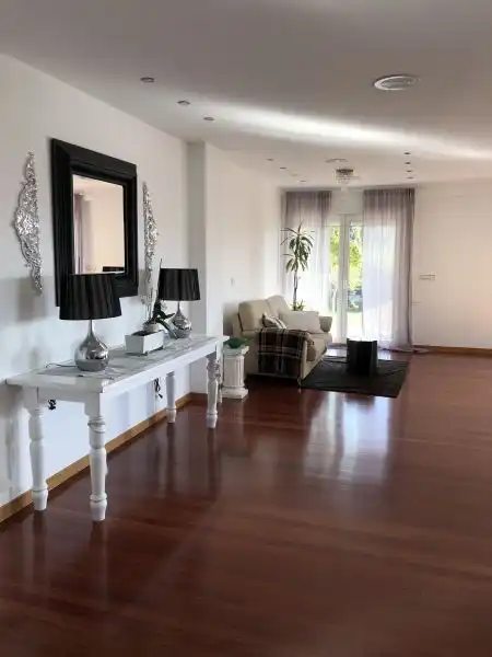 https://static.fotocasa.es/images/ads/16207a99-53dc-453f-9b50-347adfaea5e4?rule=original
