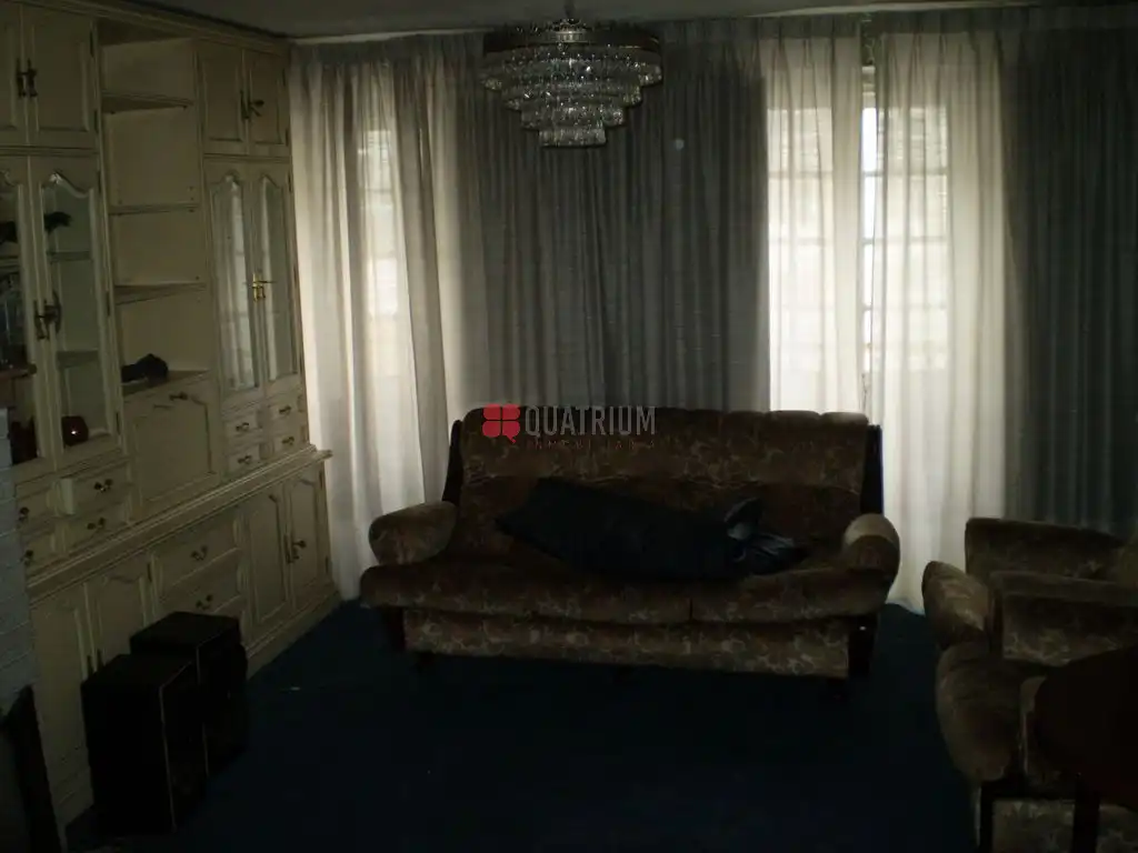 https://static.fotocasa.es/images/ads/4bfc0f4f-161e-4844-b3ff-5dd5c541f31c?rule=original