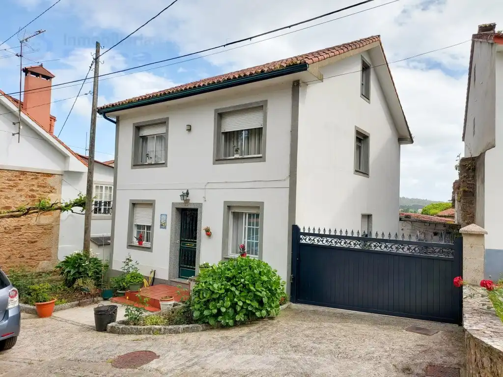 https://static.fotocasa.es/images/ads/1060625d-d72a-4d2c-b5c3-bd213d0b45c0?rule=original