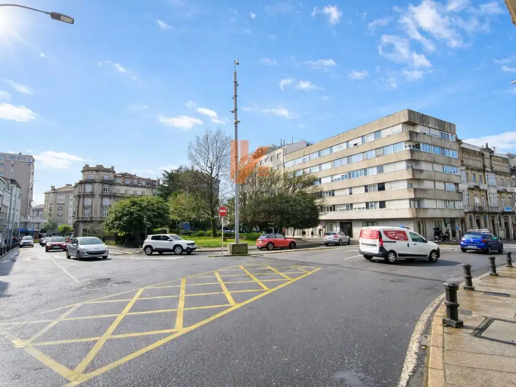 https://static.fotocasa.es/images/ads/07eccee3-b33c-4b1f-8ec3-5a8d82989b69?rule=original